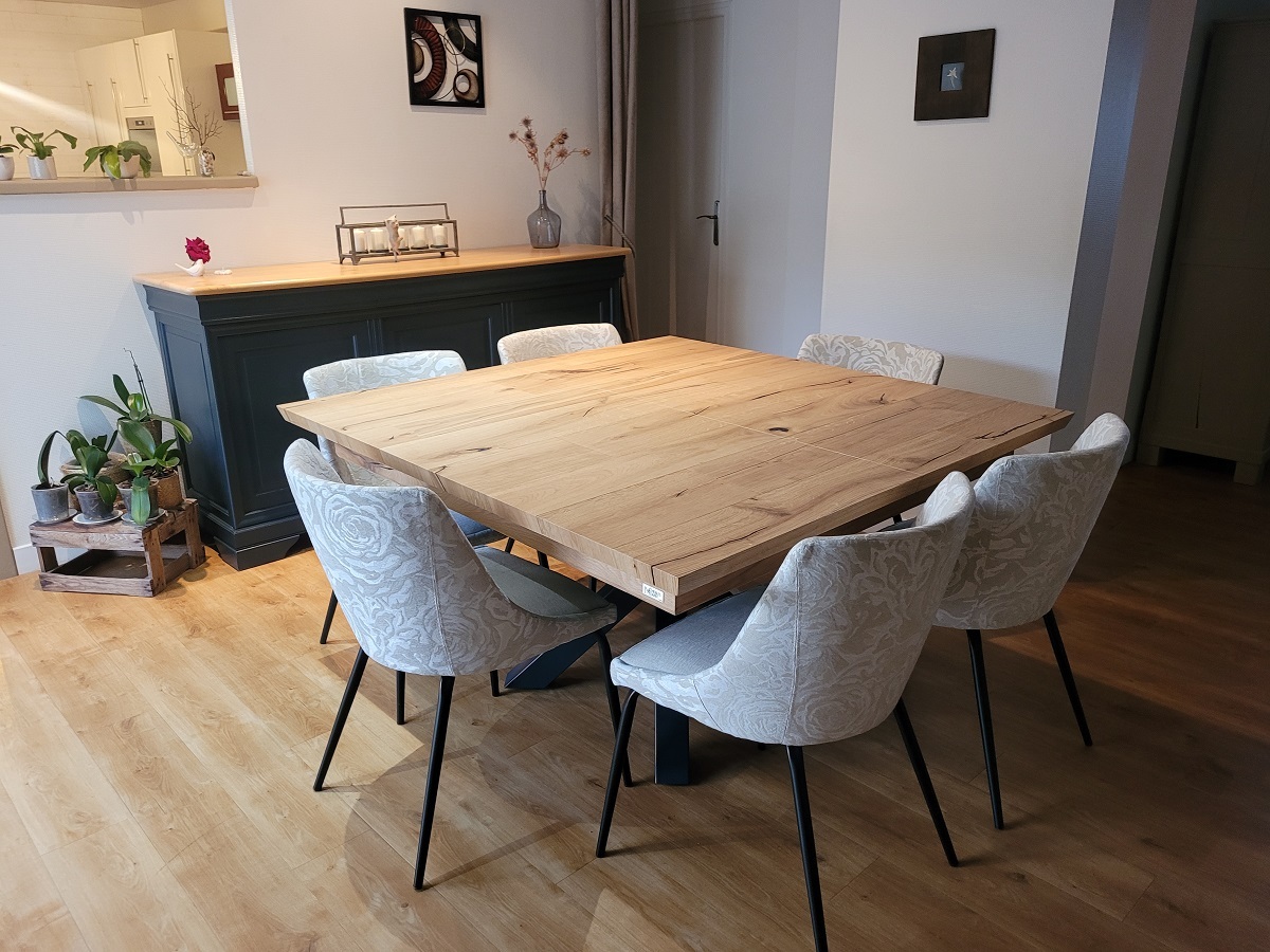TABLE CARREE avec allonges