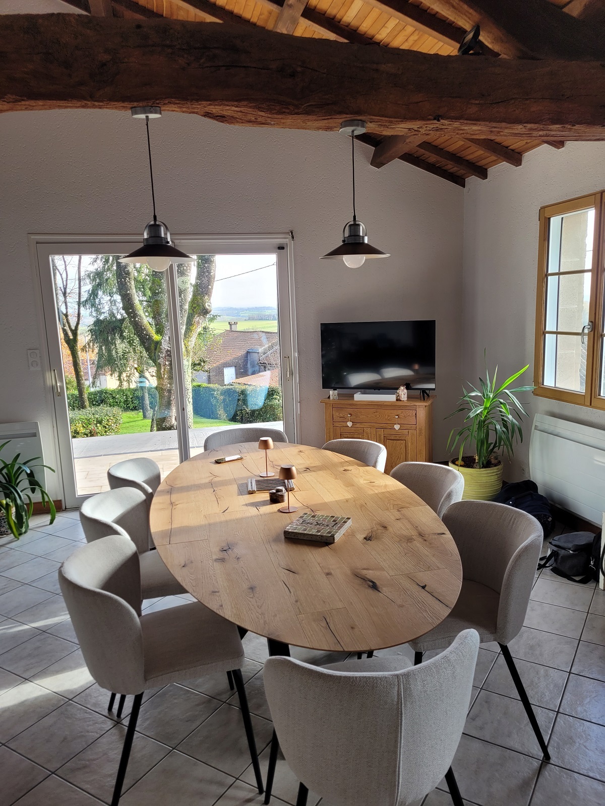 TABLE OVALE L.250